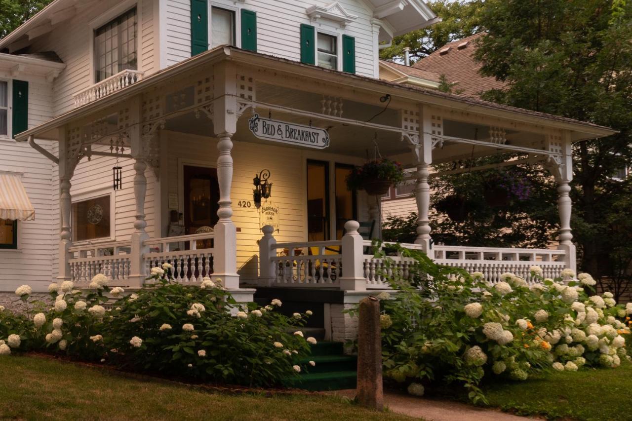 Carriage House Bed & Breakfast ウィノナ エクステリア 写真