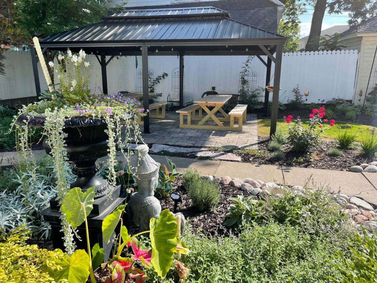 Carriage House Bed & Breakfast ウィノナ エクステリア 写真