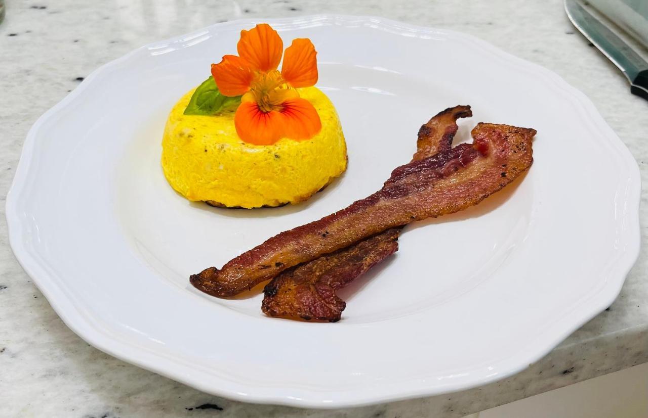 Carriage House Bed & Breakfast ウィノナ エクステリア 写真