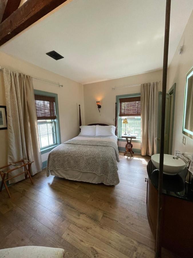 Carriage House Bed & Breakfast ウィノナ エクステリア 写真
