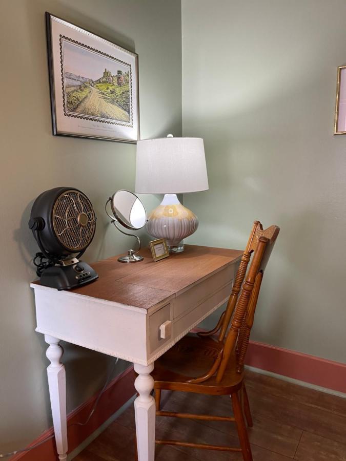 Carriage House Bed & Breakfast ウィノナ エクステリア 写真