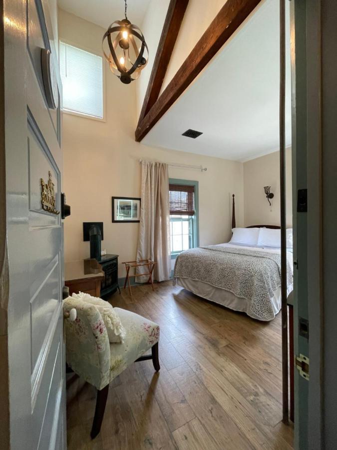 Carriage House Bed & Breakfast ウィノナ エクステリア 写真