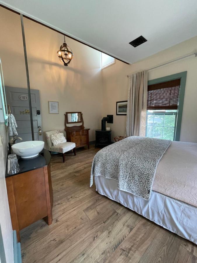 Carriage House Bed & Breakfast ウィノナ エクステリア 写真