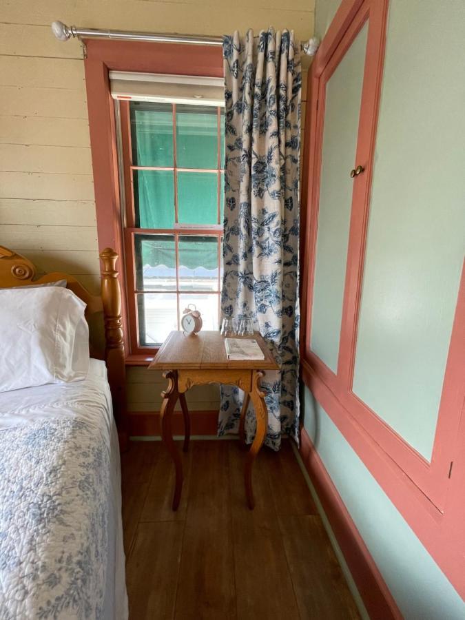 Carriage House Bed & Breakfast ウィノナ エクステリア 写真