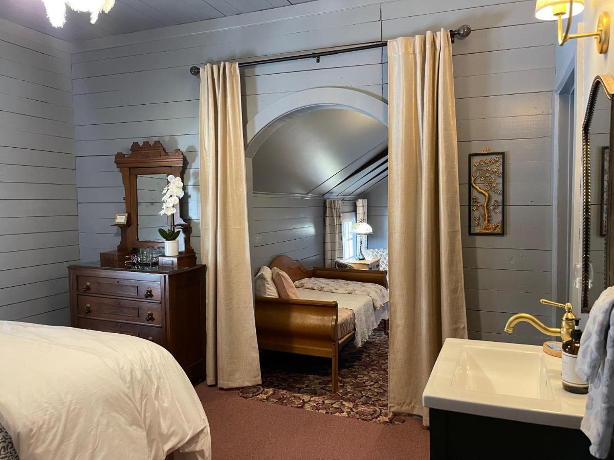 Carriage House Bed & Breakfast ウィノナ エクステリア 写真