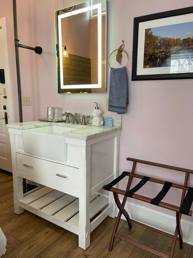 Carriage House Bed & Breakfast ウィノナ エクステリア 写真