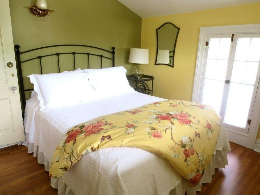 Carriage House Bed & Breakfast ウィノナ エクステリア 写真