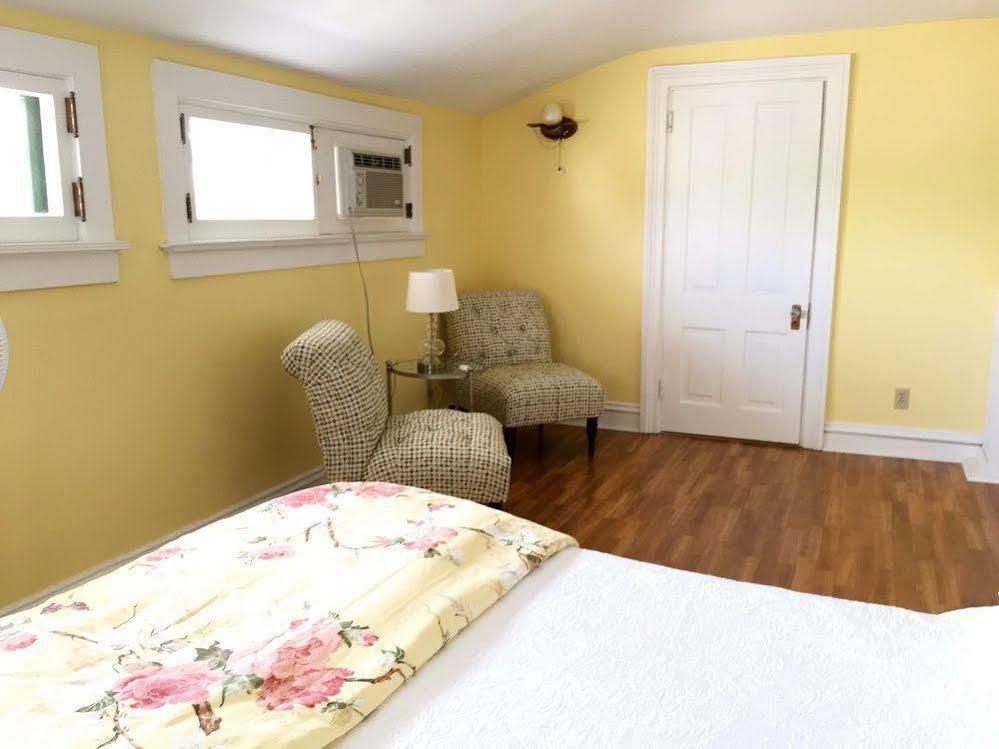 Carriage House Bed & Breakfast ウィノナ エクステリア 写真