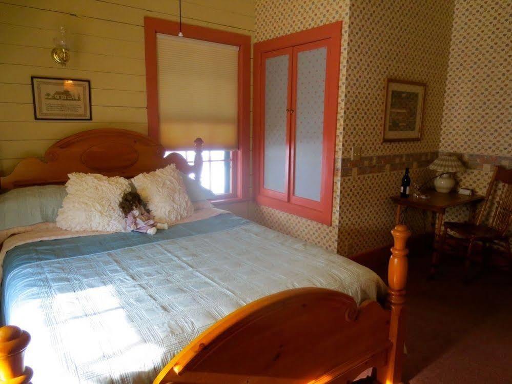 Carriage House Bed & Breakfast ウィノナ エクステリア 写真