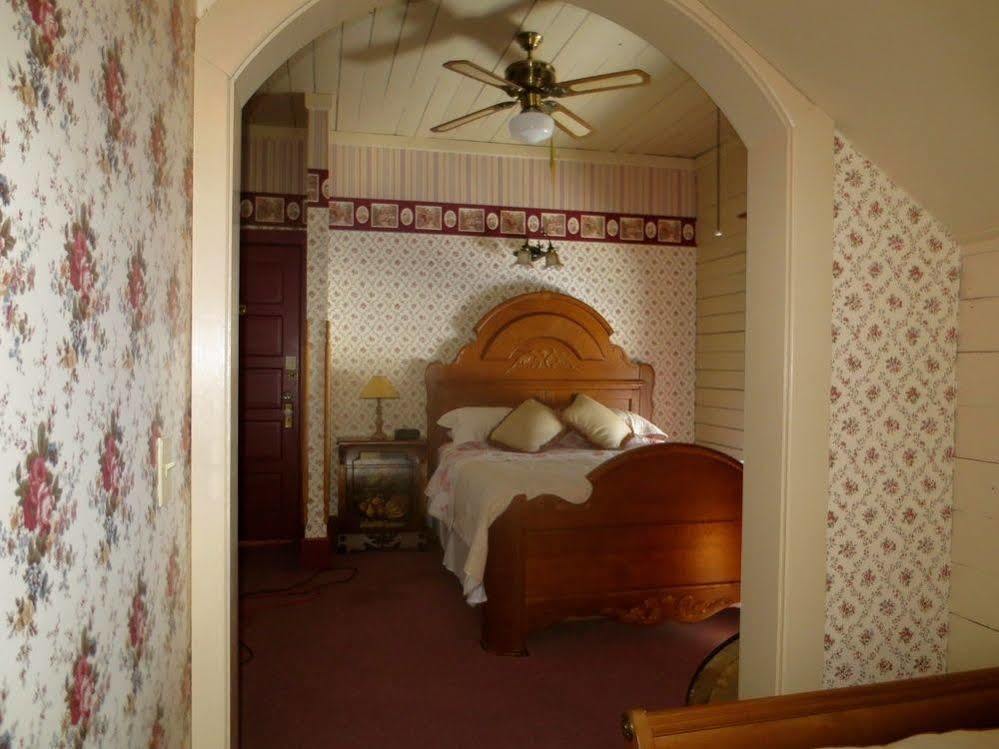 Carriage House Bed & Breakfast ウィノナ エクステリア 写真