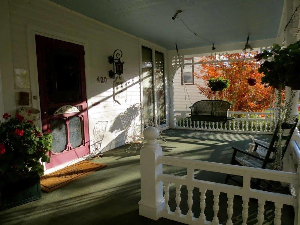 Carriage House Bed & Breakfast ウィノナ エクステリア 写真